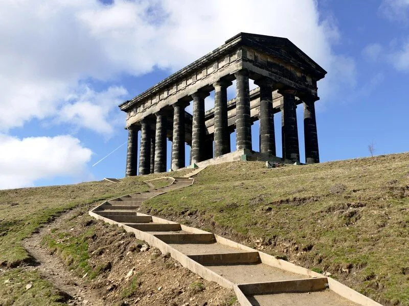 Auto Access mobile auto locksmith serving Sunderland, with Penshaw Monument in the background